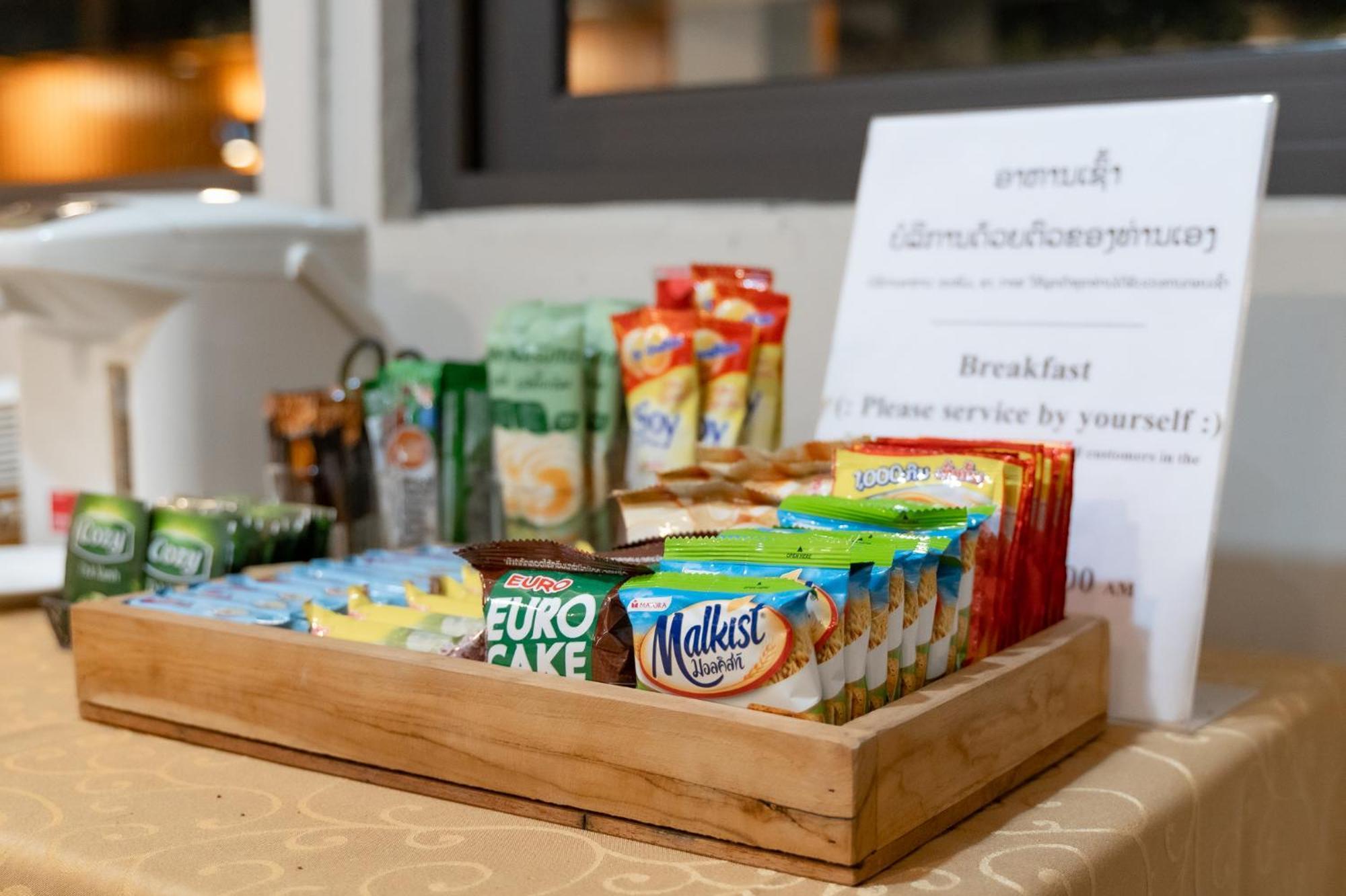 Siri Hotel Vientiane Bagian luar foto