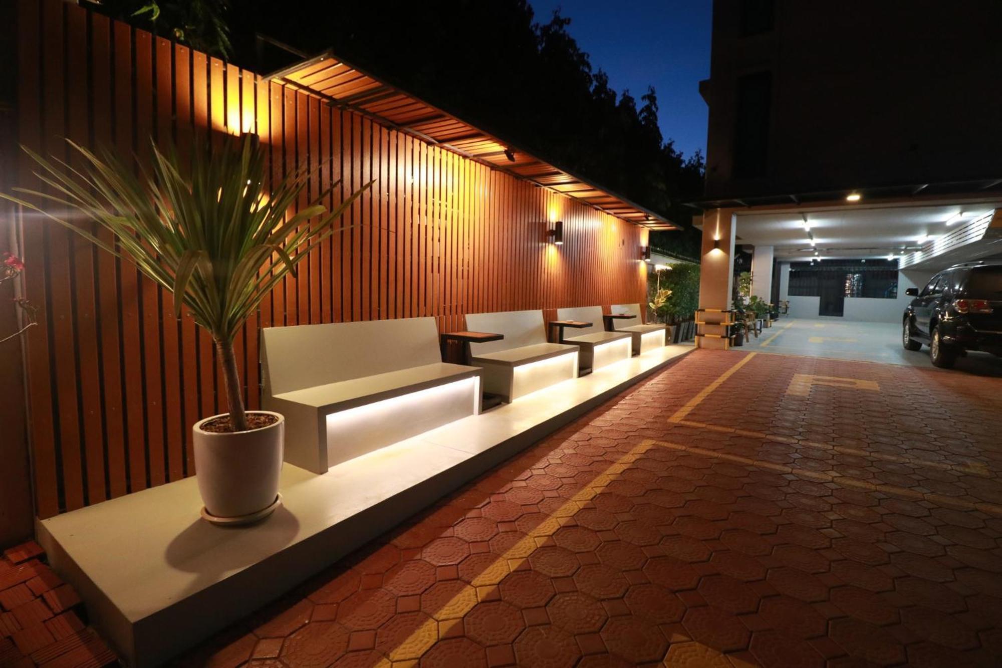 Siri Hotel Vientiane Bagian luar foto